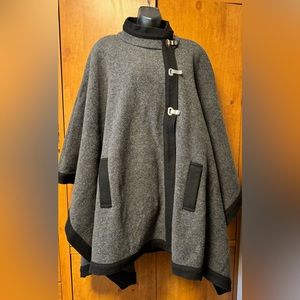Jones New York Signature Woman Wool blend poncho